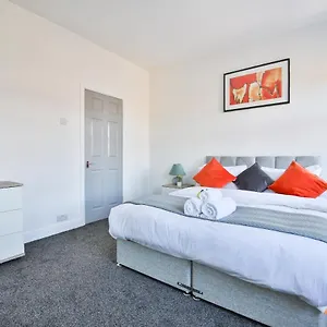 https://spacious-3-bedroom-close-to-cardiff-city-centre.cardiffhotelswales.com